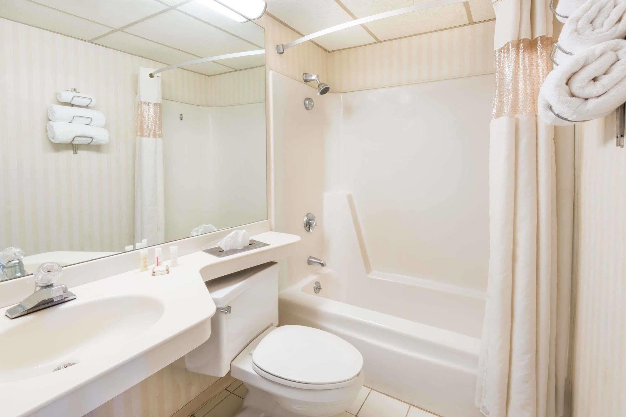 Howard Johnson By Wyndham Milford/New Haven Luaran gambar